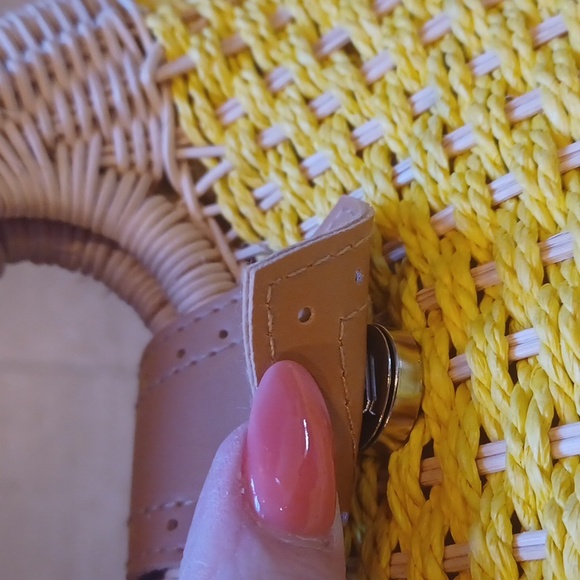 Bay Sky Unique Golden Yellow Paper/Rattan Basket Weave Handbag - Picture 3 of 10